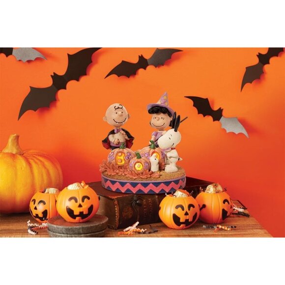 Enesco Peanuts by Jim Shore Peanuts The Gang Dressed for Halloween Figurine, 5.5 - Picture 7 of 8